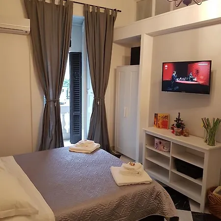 فندق مبيت وإفطار Dimora Dell'opera 4*