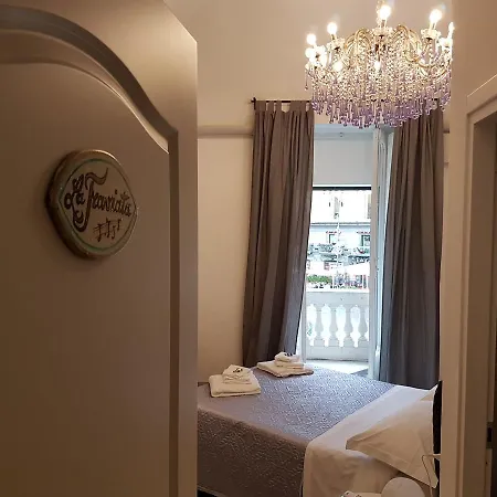 Dimora Dell'opera 4* نابولي