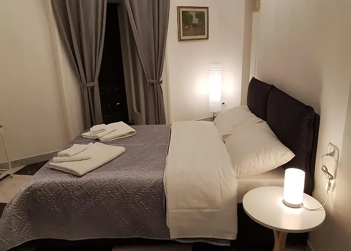 Dimora Dell'opera 4* Nápoles