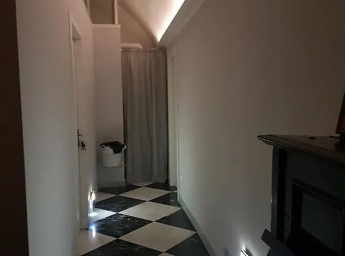 Dimora Dell'opera 4* Nápoles