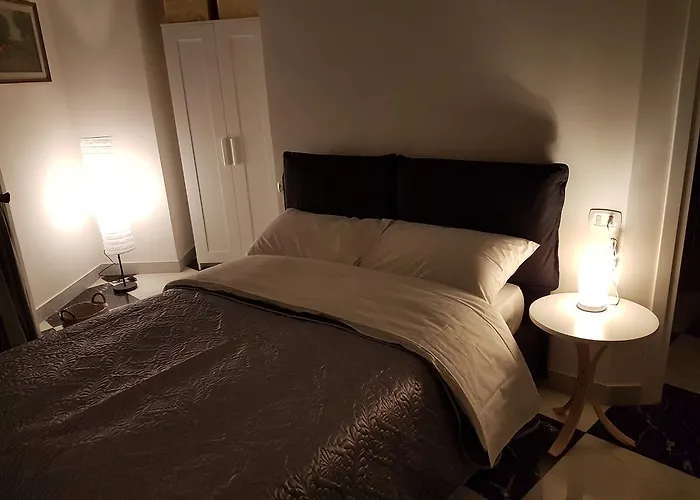 Dimora Dell'opera 4* Nápoles