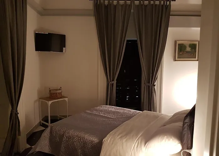 Dimora Dell'opera 4* Nápoles